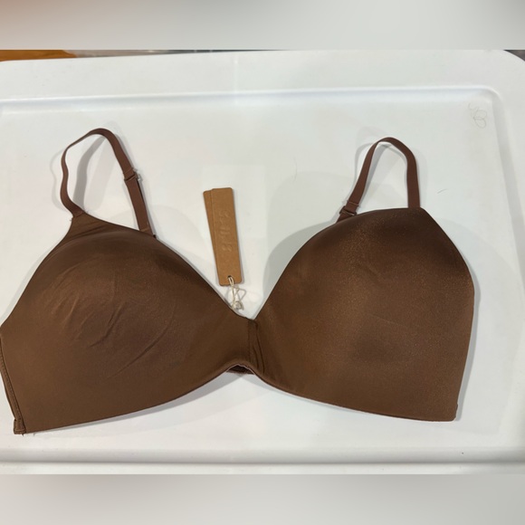 SKIMS Cocoa Seamless Bra - Picture 3 of 7